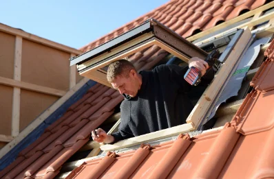 Pose de fenêtres de toit Velux à Chassenon